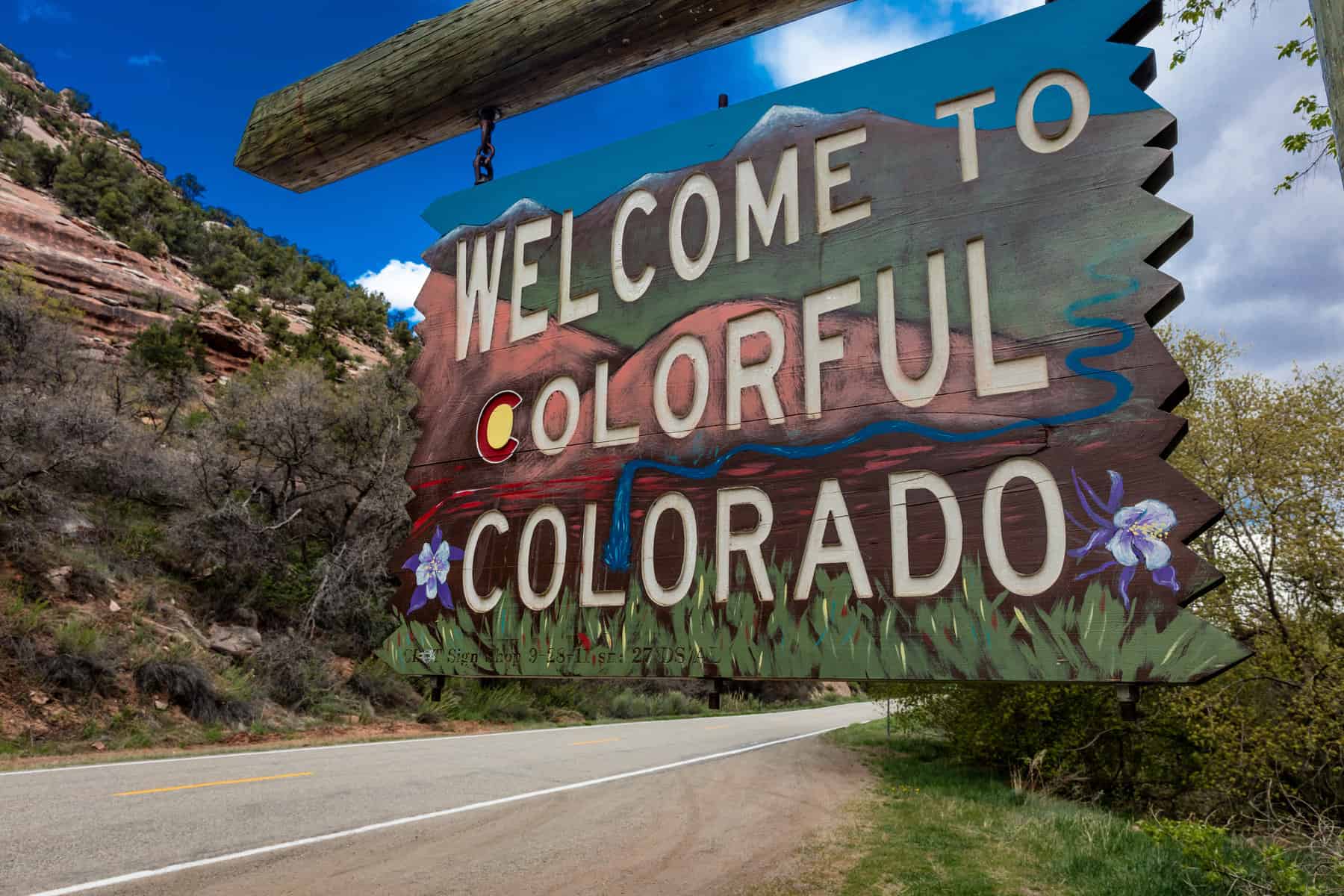 Sign that says Welcome to Colorful Colorado
